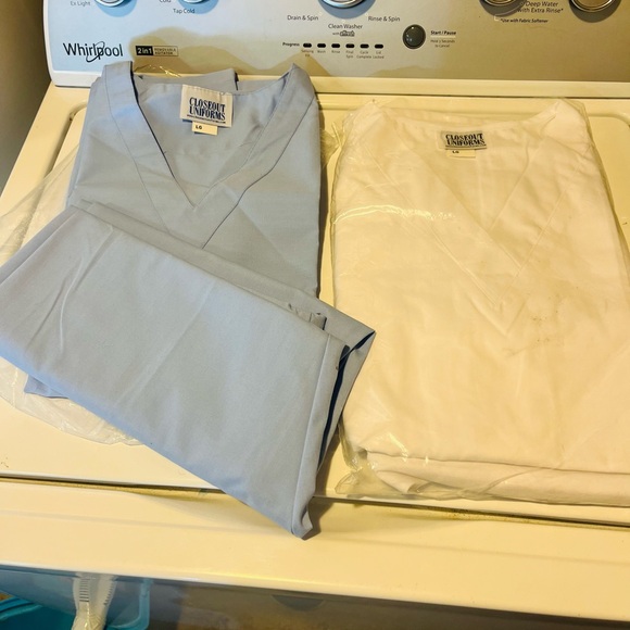 Scrubs bundle tops and bottoms size large this is selling as a two bundle set - Picture 1 of 1